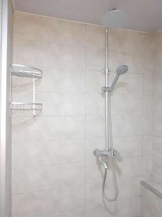 Гостевой дом Elene Батуми Стандартный трехместный номер с видом на море-4