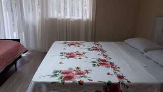 Гостевой дом Elene Батуми Стандартный трехместный номер с видом на море-6