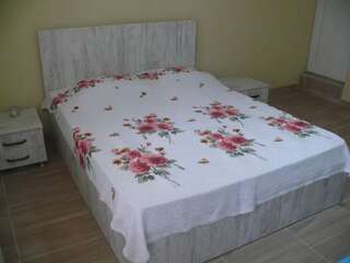 Гостевой дом Elene Батуми Стандартный трехместный номер с видом на море-7