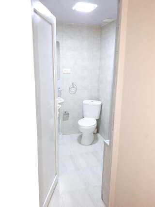 Гостевой дом Elene Батуми Стандартный трехместный номер с видом на море-12