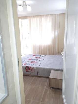 Гостевой дом Elene Батуми Стандартный трехместный номер с видом на море-2